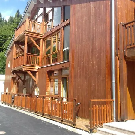 Les Feignes Cerfdore Apartment